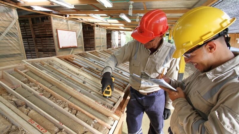 Mineros-convenioSenasectorminero