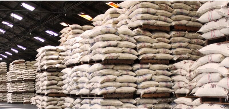 Café almacenado en bodegas
