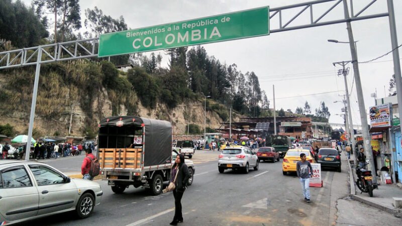 Vehículos-frontera con Ecuador