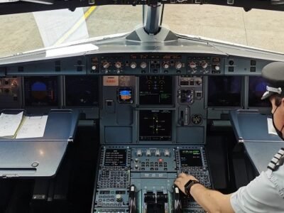 Aviónpordentro-cabina1 (2)