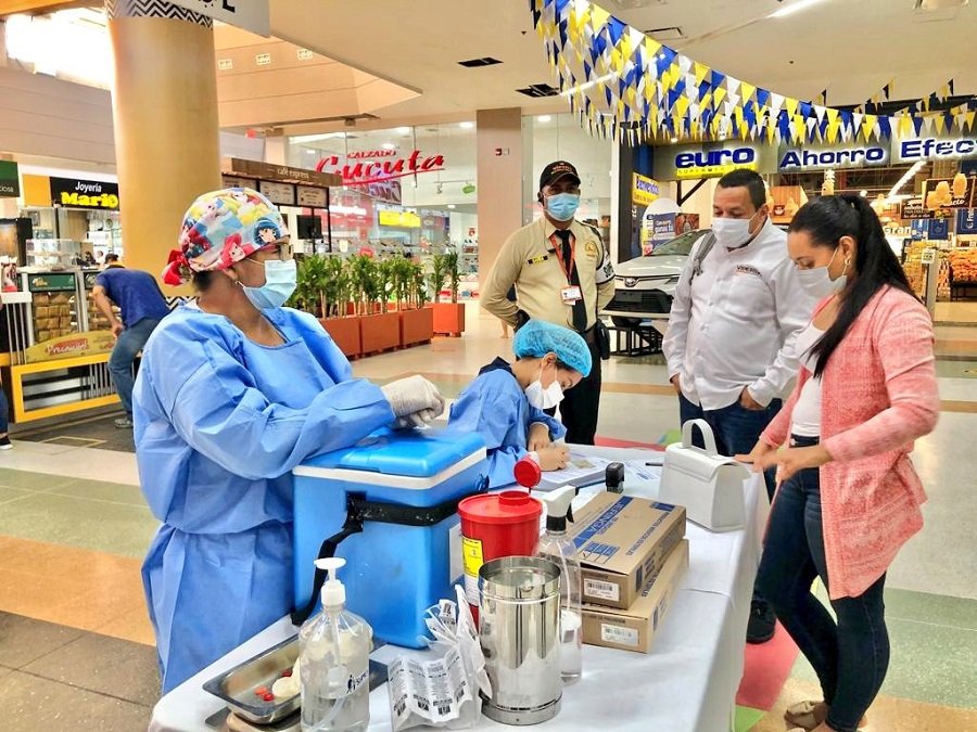 DíasinIVA-vacunacióncontraCovid-19-enCComerciales