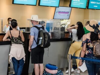 AeropuertodeCartagena-pasajeros (2)