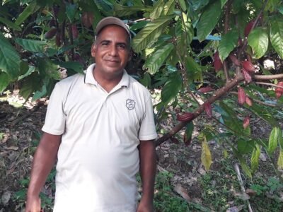 AlexAyalaAlemán-cacaocultor (2)