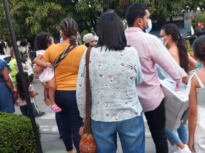 Comprarconniñosenbrazos (2)