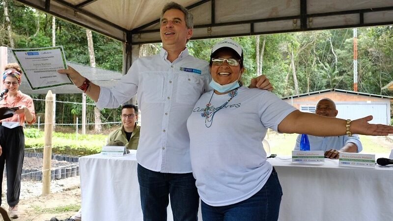 Minambiente-cuidadoraconCorrea (2)