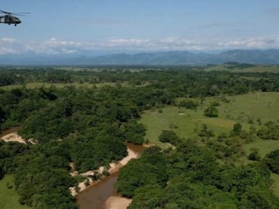 Minambiente-dispersión aérea 25.000 semillas restauración ecológica en Morelia Caquetá. (3)