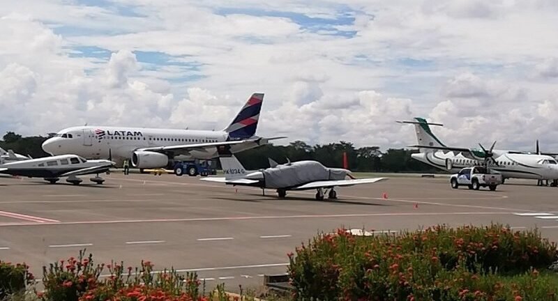 AeropuertoLosGarzones-Aviones-FotoAntonioToro (2)
