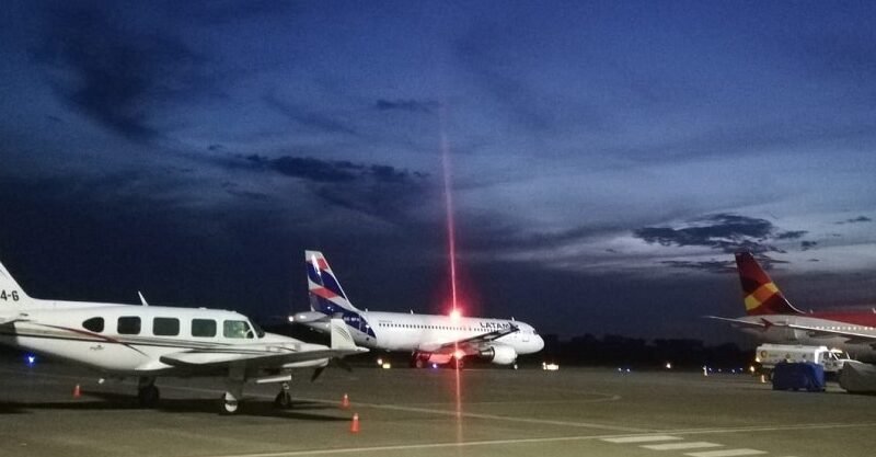 AeropuertoLosGarzones-atardecer-Foto-AntonioToro (2)