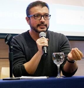 Camilo Prieto - Crisis (2)