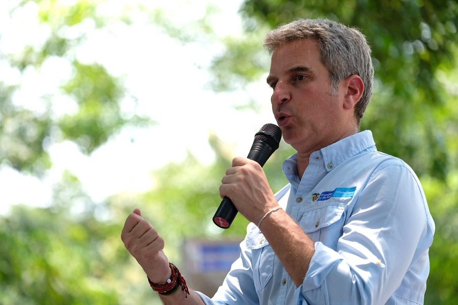 CarlosCorreaconmicrófono