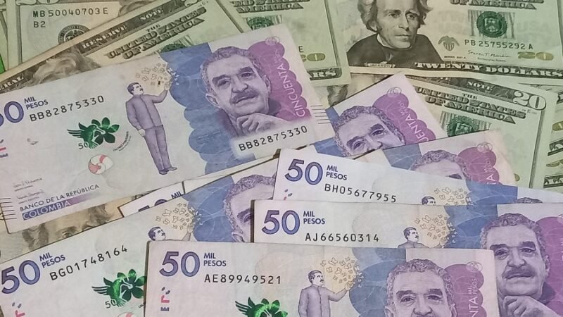 Dólaresypesoscolombianos-2022 (6)