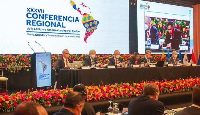 FAO-ReuniónenEcuador-mesaprincipal (2)