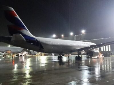 Latam-aeronaveremolcada