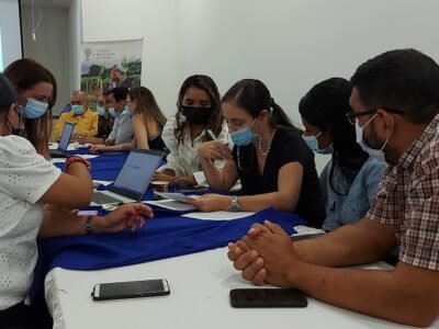 Restitucióndetierras-juecesyequiposdetrabajo (2)