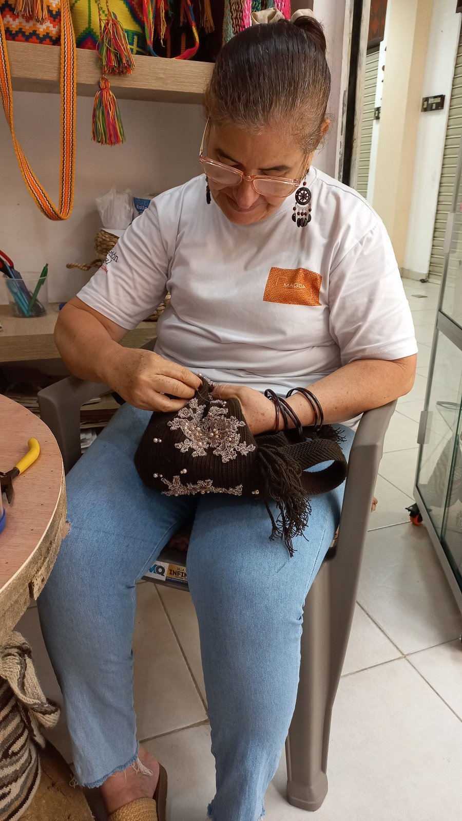 Artesanos-CentroCulturalGoyo-artesanatrabajando