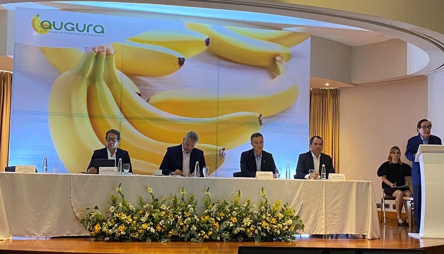 Augura-Asambleadeafiliados-Duqueescribiendo (2)