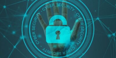 Ciberseguridad-manoenpantalla