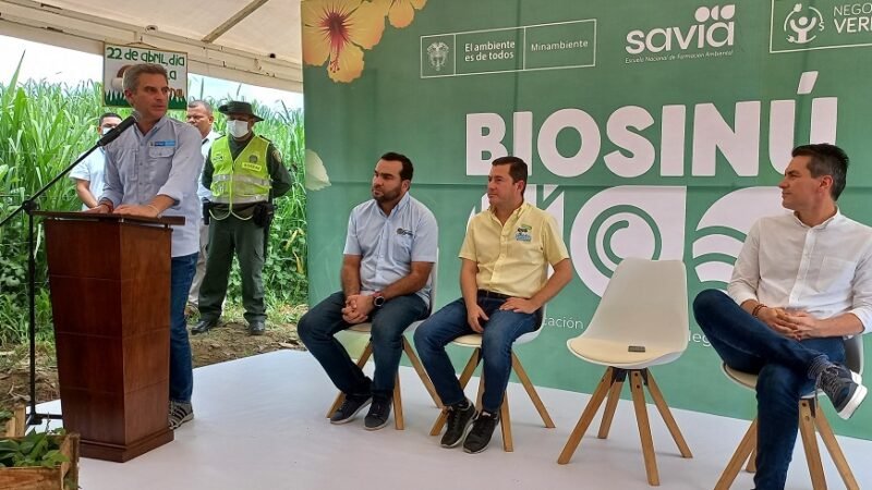 JardínBotánico-variospersonaje (3)