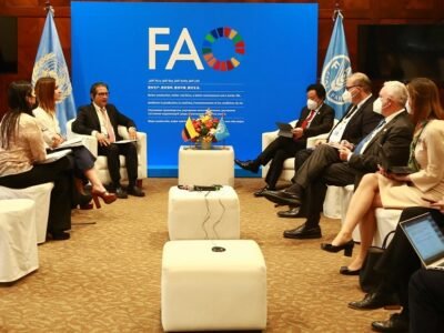 MinistrodeAgriculturaenreunióndeFAOenEcuador (2)