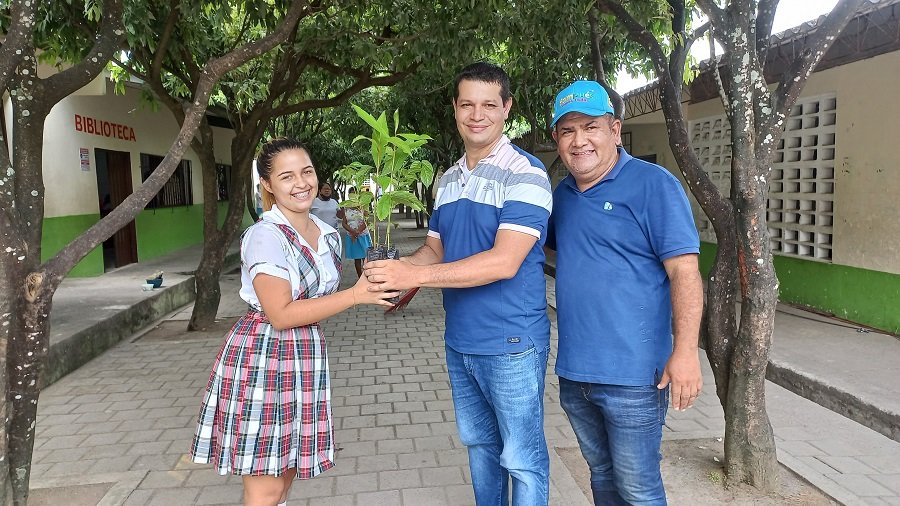 PolicarpaSalavarrieta-entregadeárboles