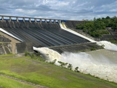 Urrá-clapetasabiertaspormayorniveldelembalse