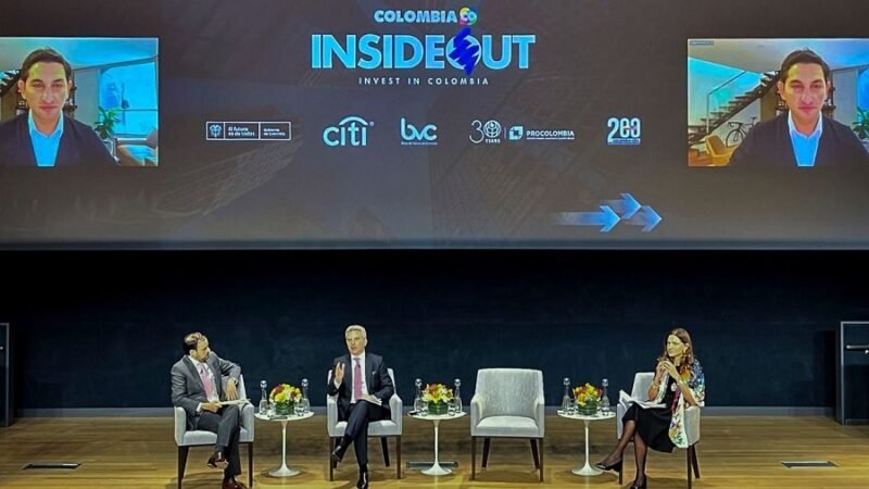 CarlosCorrea-exponiendoanteinversionistasextranjeros (2)