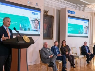 VUE-lanzamientoporDuque (2)