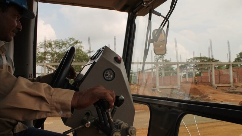 Construcción-obreroenvehículo