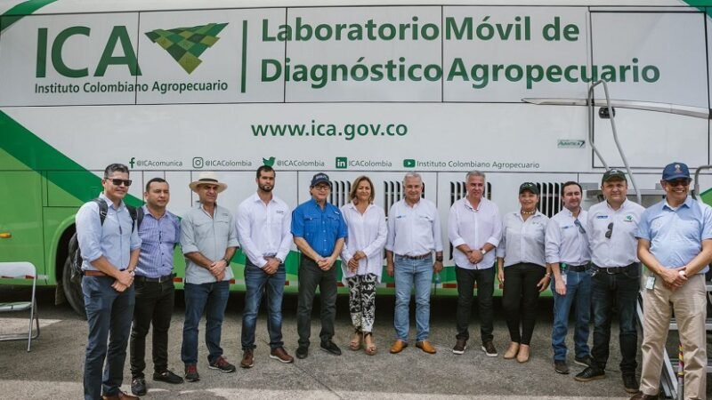 ICA-Laboratoriomovil-estasíeslafoto