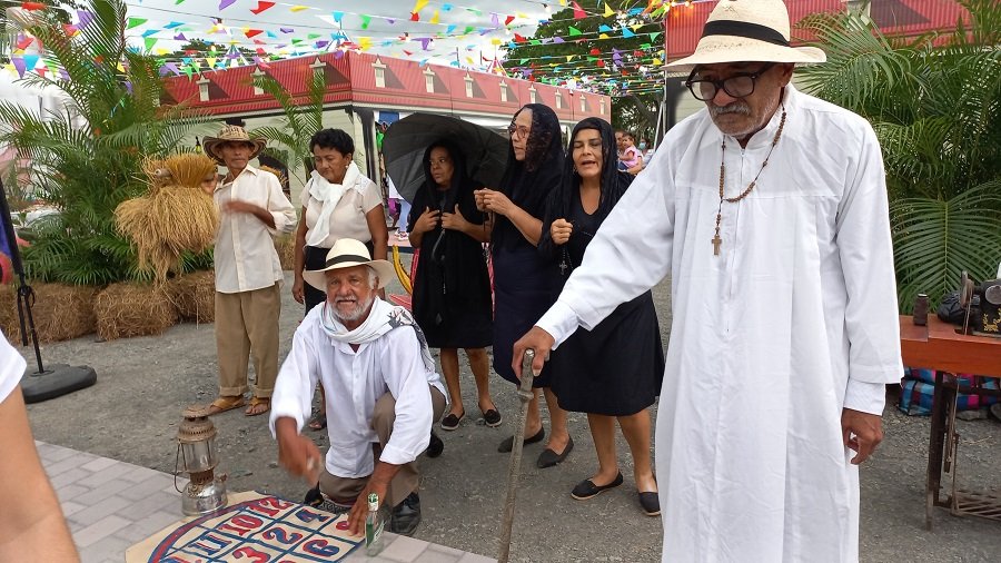 Pueblitocordobés-rezanderas