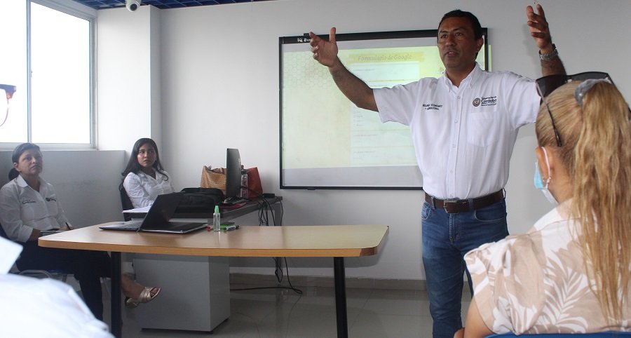 ComitéApícola-LaureanoHernández