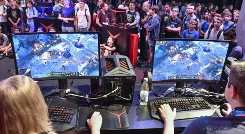 Gamescom-niñosjugando