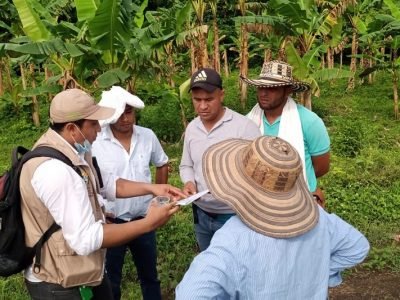 FamiliasrestituidasenPuertoEscondidoyMontelíbano