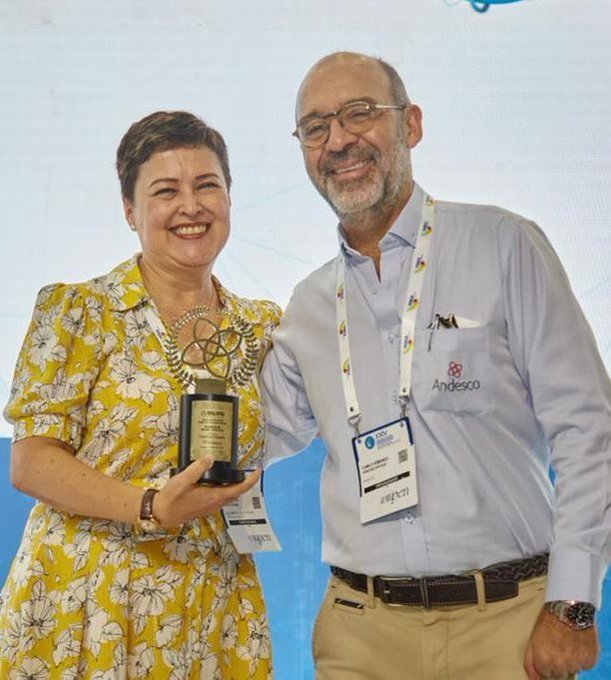 XM-recibepremiodeAndesco