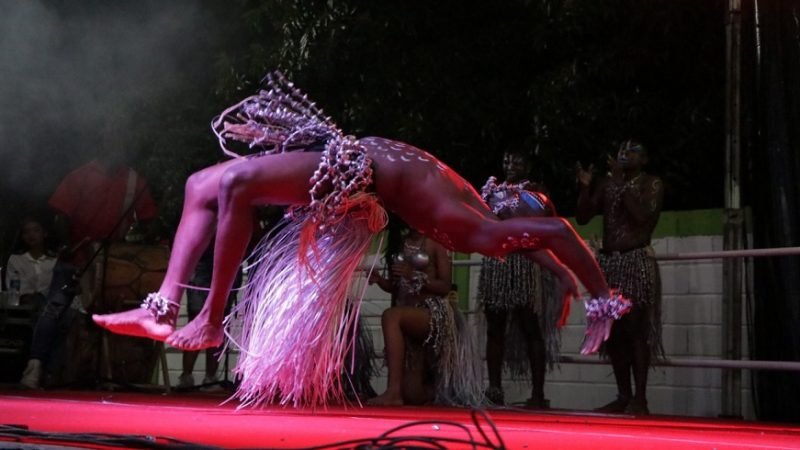 CampoVisible-16deoctubre-bailarínacrobático