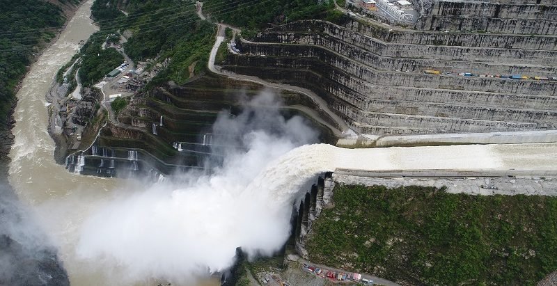 Hidroituango-tirandoagua (2)