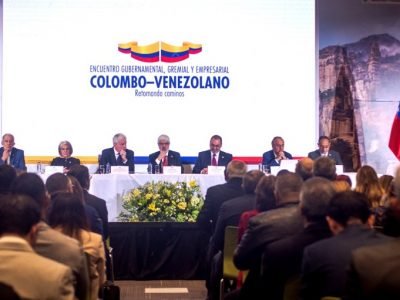 EncuentroColombia-Venezuela-mesaprincipal
