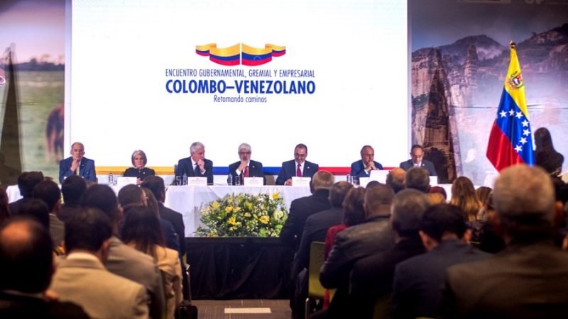 EncuentroColombia-Venezuela-mesaprincipal