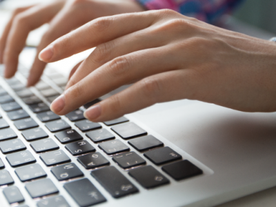 Adecco-manoentechado (2)